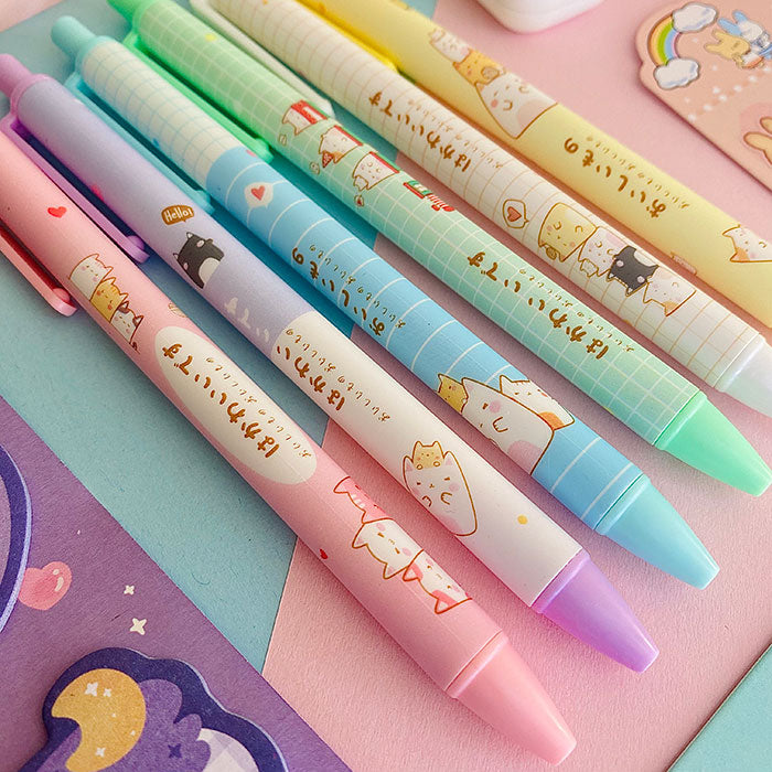 bolis kawaii con tinta gel negra y de punta fina, diseño de gatitos