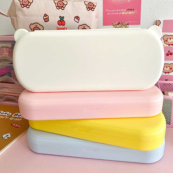 estuche escolar kawaii para lapices, con orejas y compartimentos