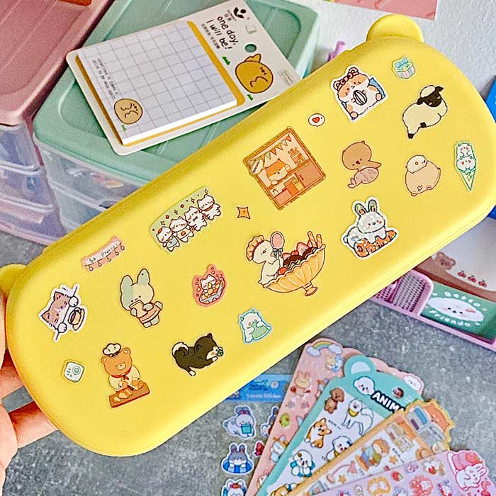 estuche escolar kawaii para lapices, con orejas y compartimentos