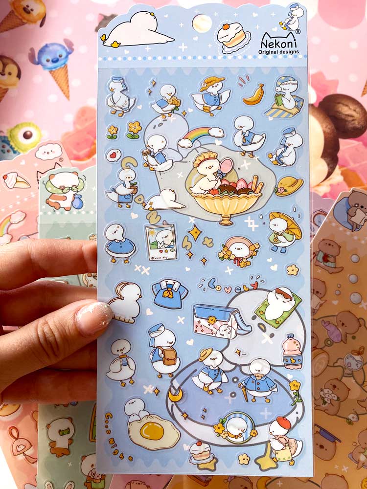 hoja de pegatinas de animales y colores para agendas y libretas, con diseños kawaii