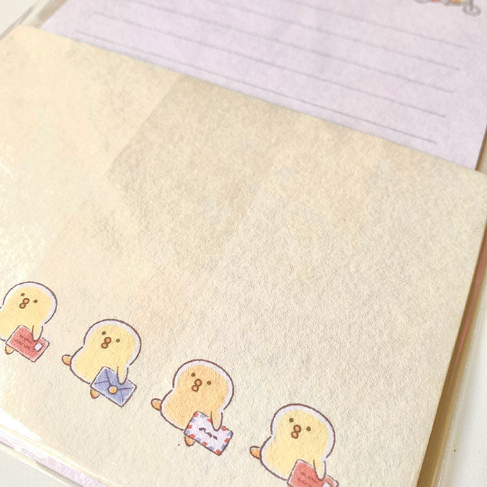 set de cartas y sobres con textura de papeleria japonesa con pollito kawaii