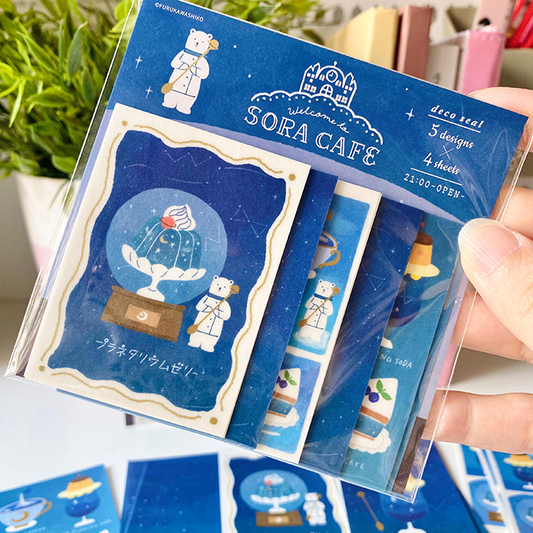 set decorativo de pegatinas en tonos azules de un oso y su cafeteria