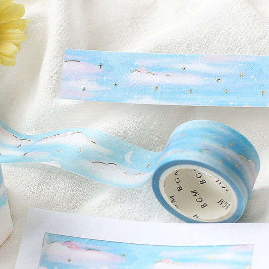 washi tape de japón con diseño de cielo azul con nubes blancas y rosas
