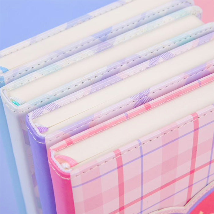 Libreta A5 a rayas con imán y diseño kawaii y colorido