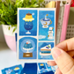 set decorativo de pegatinas en tonos azules de un oso y su cafeteria